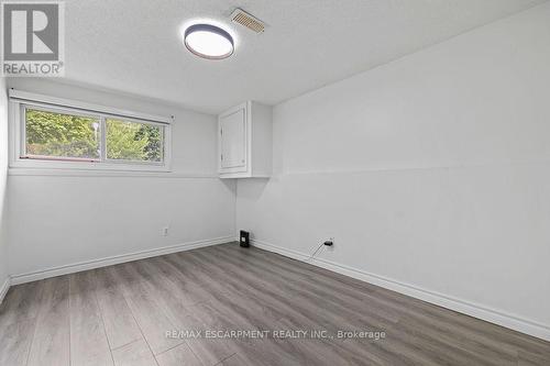 24 Tara Crescent, Thorold, ON - Indoor Photo Showing Other Room
