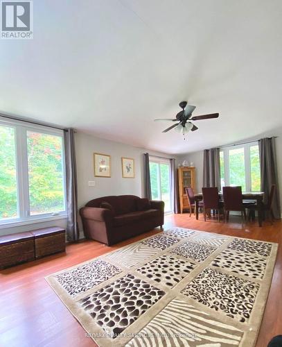 4870 Mapleview Crescent, Port Colborne, ON - Indoor Photo Showing Bedroom