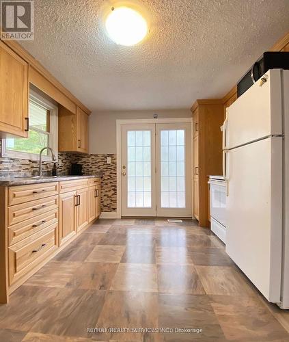 4870 Mapleview Crescent, Port Colborne, ON - Indoor Photo Showing Kitchen