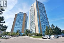 25 TRAILWOOD Drive Unit# 1803  Mississauga, ON L4Z 3K9