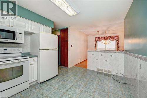 132 Forest Hill Drive, Kitchener, ON - Indoor Photo Showing Kitchen