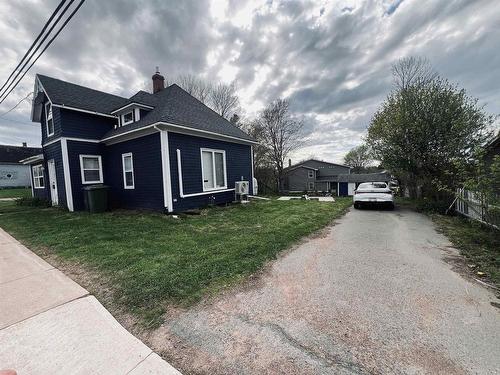 43 WOODLEIGH Drive  Kensington, PE C0B 1M0