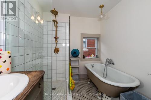 83 Main Street W, Grey Highlands, ON - Indoor Photo Showing Bathroom