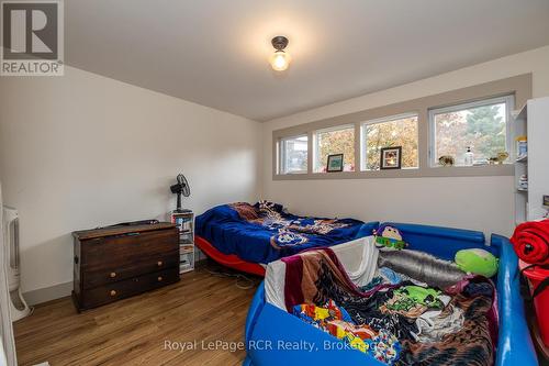 83 Main Street W, Grey Highlands, ON - Indoor Photo Showing Bedroom