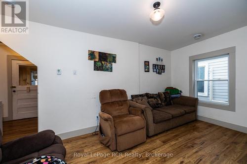 83 Main Street W, Grey Highlands, ON - Indoor Photo Showing Living Room