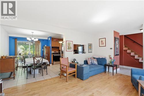 39 Paradise Road N, Hamilton, ON - Indoor