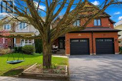 82 FELLOWES CRESCENT  Hamilton, ON L8B 0M1