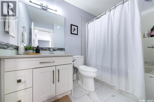 246 Fast Lane, Saskatoon, SK - Indoor Photo Showing Bathroom