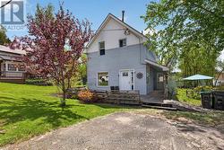 14 CENTRE STREET Penetanguishene, ON L9M 1P1