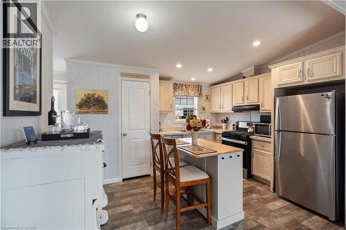 22 Copper Beech Drive, Nanticoke, ON - Indoor Photo Showing Kitchen