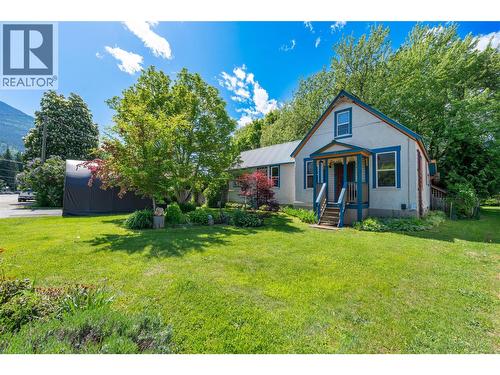1105 Oscar Street  Revelstoke, BC V0E 2S0
