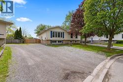 24 TARA Crescent Thorold, ON L2V 4M1