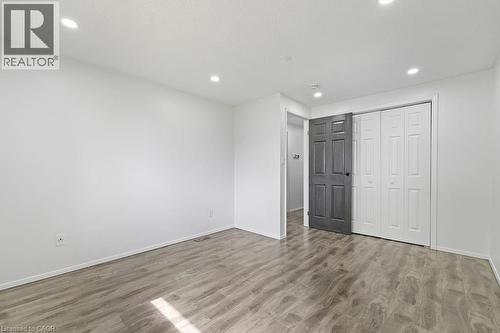 24 Tara Crescent, Thorold, ON - Indoor Photo Showing Other Room