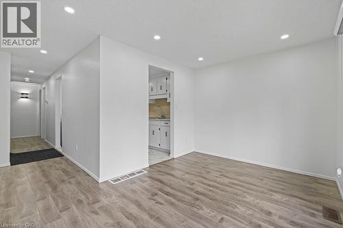 24 Tara Crescent, Thorold, ON - Indoor Photo Showing Other Room