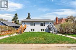 542 21st STREET E Prince Albert, SK S6V 1M4