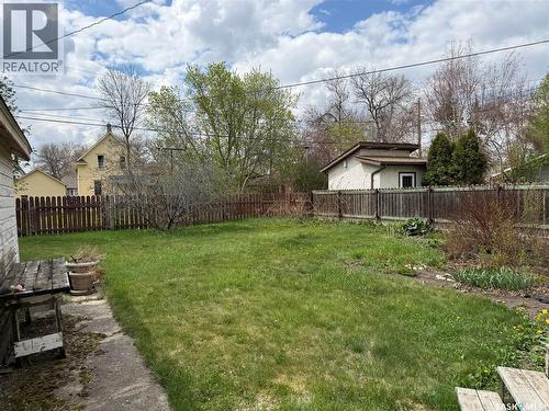 439 Assiniboia Street, Weyburn, SK - Outdoor