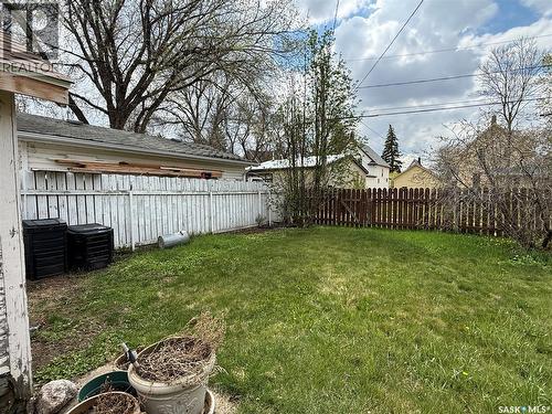 439 Assiniboia Street, Weyburn, SK - Outdoor