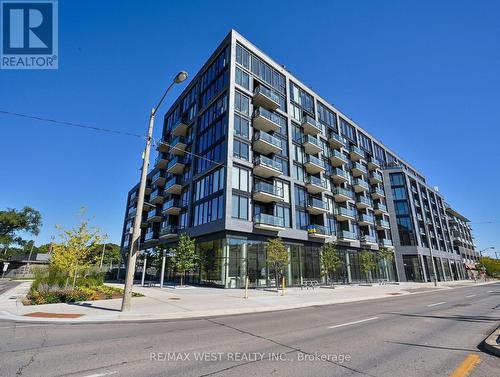 407 - 7 SMITH CRESCENT  Toronto, ON M8Z 0G3
