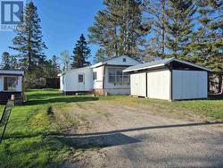 5 Willa DR Heyden, ON P6A 5K7