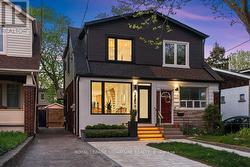 228 QUEENSDALE AVENUE  Toronto, ON M4C 2B2