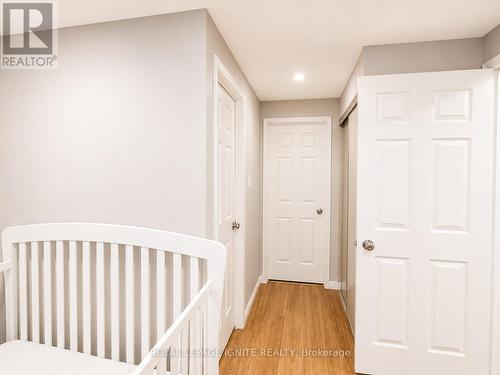 21 Halfmoon Square, Toronto, ON - Indoor