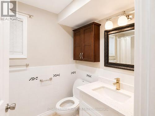 21 Halfmoon Square, Toronto, ON - Indoor Photo Showing Bathroom