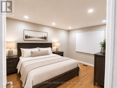 21 Halfmoon Square, Toronto, ON - Indoor Photo Showing Bedroom
