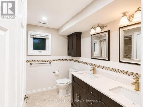 21 Halfmoon Square, Toronto, ON - Indoor Photo Showing Bathroom