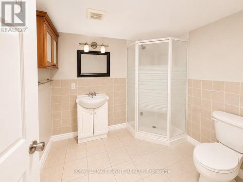 21 Halfmoon Square, Toronto, ON - Indoor Photo Showing Bathroom