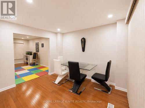 21 Halfmoon Square, Toronto, ON - Indoor