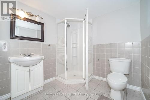 21 Halfmoon Square, Toronto, ON - Indoor Photo Showing Bathroom