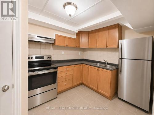 21 Halfmoon Square, Toronto, ON - Indoor Photo Showing Kitchen With Double Sink