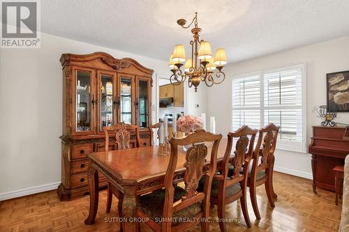 5308 Middlebury Drive, Mississauga, ON - Indoor Photo Showing Dining Room