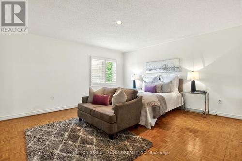 5308 Middlebury Drive, Mississauga, ON - Indoor Photo Showing Bedroom
