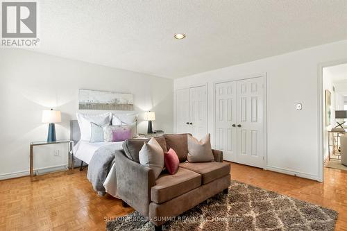 5308 Middlebury Drive, Mississauga, ON - Indoor Photo Showing Bedroom