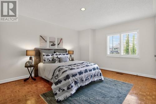 5308 Middlebury Drive, Mississauga, ON - Indoor Photo Showing Bedroom