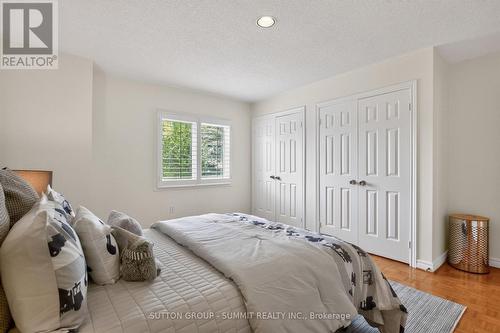 5308 Middlebury Drive, Mississauga, ON - Indoor Photo Showing Bedroom