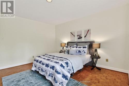 5308 Middlebury Drive, Mississauga, ON - Indoor Photo Showing Bedroom