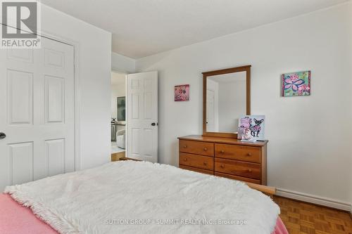 5308 Middlebury Drive, Mississauga, ON - Indoor Photo Showing Bedroom