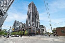 1411 - 130 RIVER STREET Toronto, ON M5A 0R8