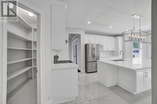 2171 Jardine Crescent, Burlington, ON - Indoor Photo Showing Other Room