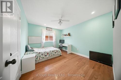 7389 Sandhurst Drive, Mississauga, ON - Indoor Photo Showing Bedroom