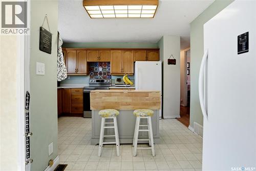1009 Corman Crescent, Moose Jaw, SK - Indoor Photo Showing Kitchen