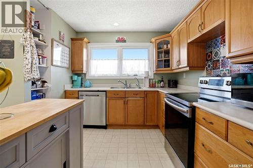 1009 Corman Crescent, Moose Jaw, SK - Indoor Photo Showing Kitchen With Double Sink