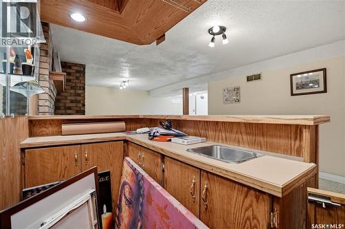 1009 Corman Crescent, Moose Jaw, SK - Indoor Photo Showing Kitchen