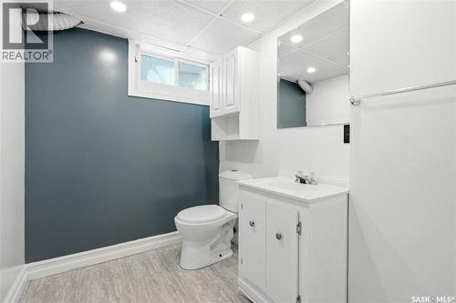 1001 Lorne Avenue, Saskatoon, SK - Indoor Photo Showing Bathroom