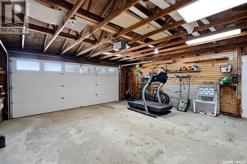 1001 Lorne Avenue, Saskatoon, SK - Indoor Photo Showing Garage
