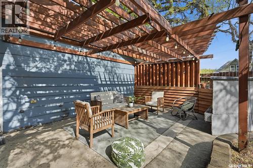 1001 Lorne Avenue, Saskatoon, SK - Outdoor With Deck Patio Veranda