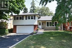 33 BURWELL Avenue Stoney Creek, ON L8G 3L8