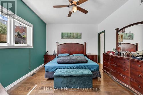 21 Silver Trail, Barrie, ON - Indoor Photo Showing Bedroom